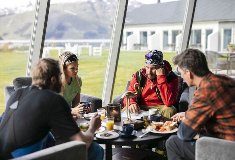 Valldal Fjordhotell   By Classic Norway Hotels