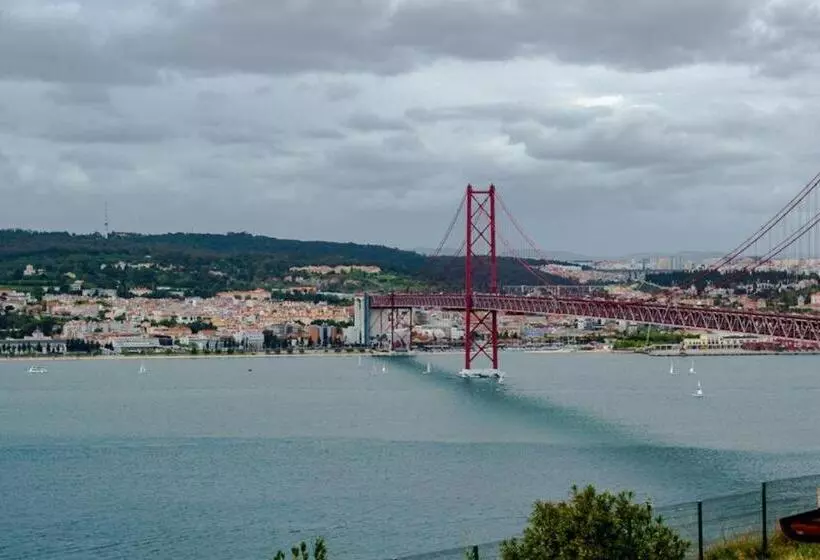 Retkeilymaja Hi Almada Pousada De Juventude