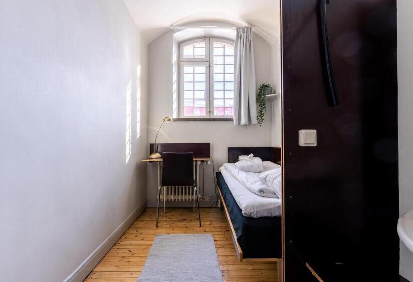 הוסטל L Gamla Fängelset