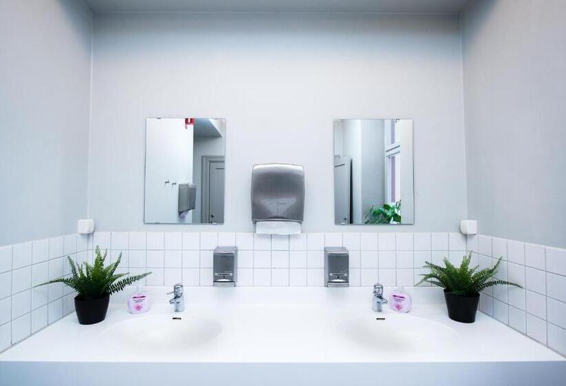 הוסטל L Gamla Fängelset