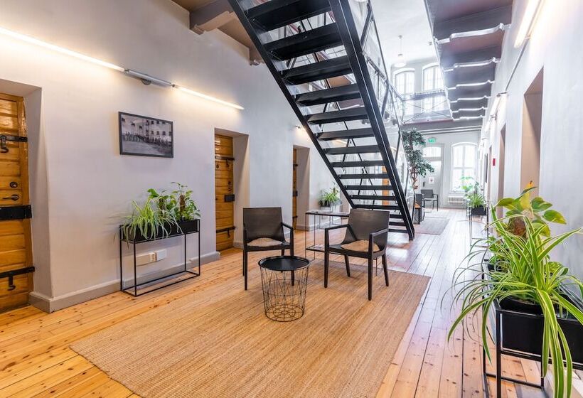 הוסטל L Gamla Fängelset