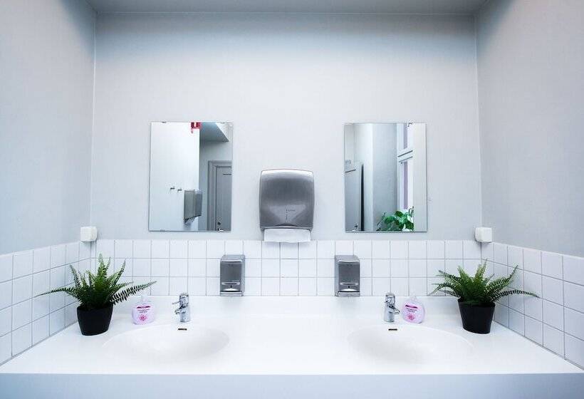 הוסטל L Gamla Fängelset