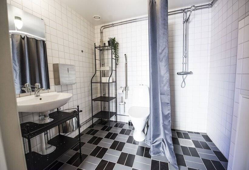 הוסטל L Gamla Fängelset