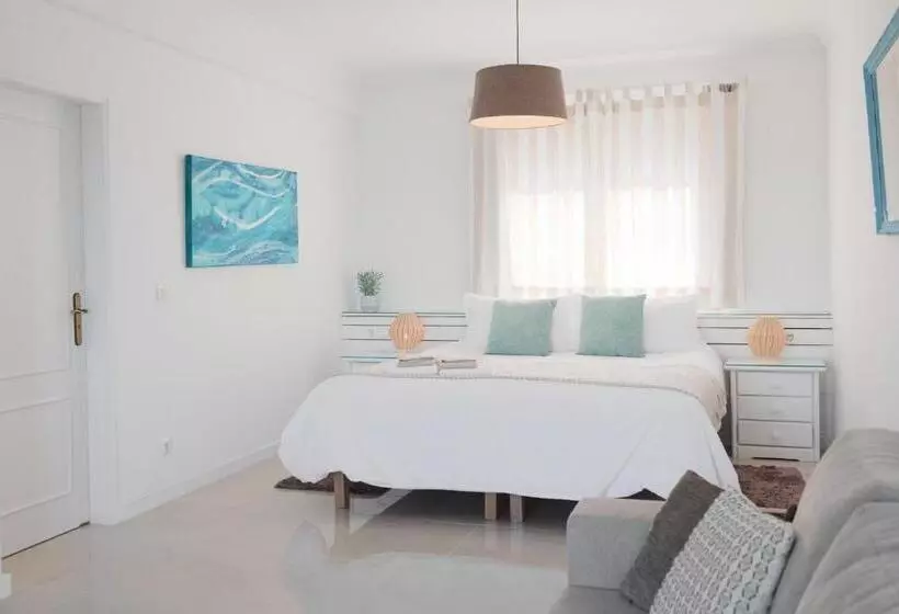 ユースホステル Laneez Ericeira Surf House