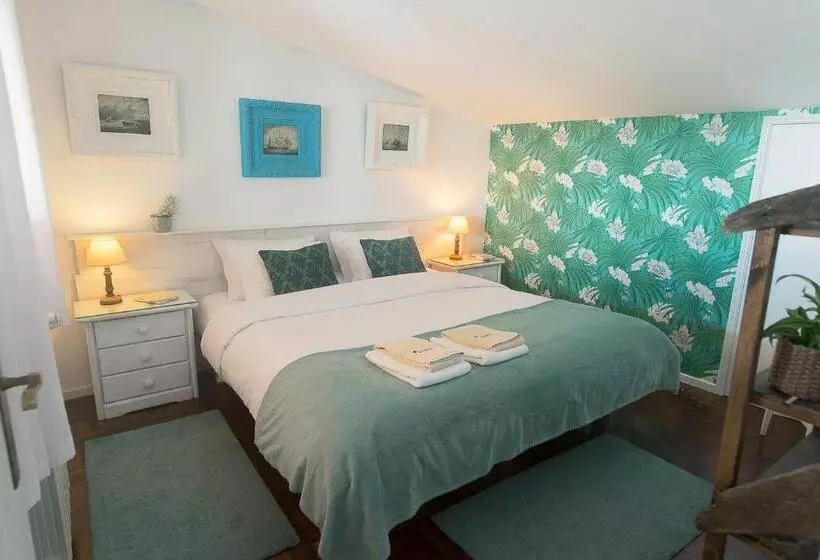ユースホステル Laneez Ericeira Surf House