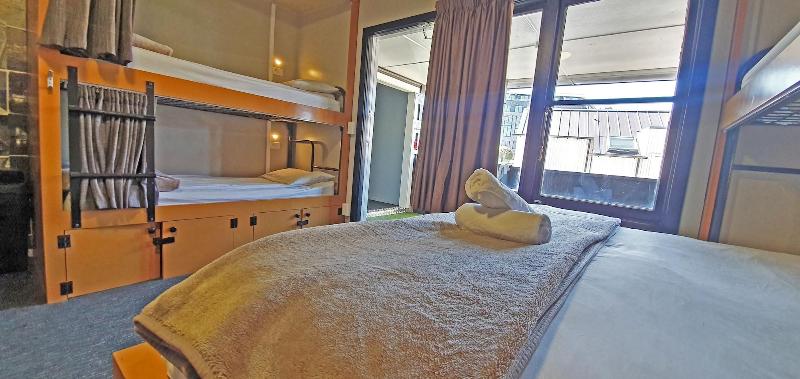 הוסטל The Black Sheep Backpackers