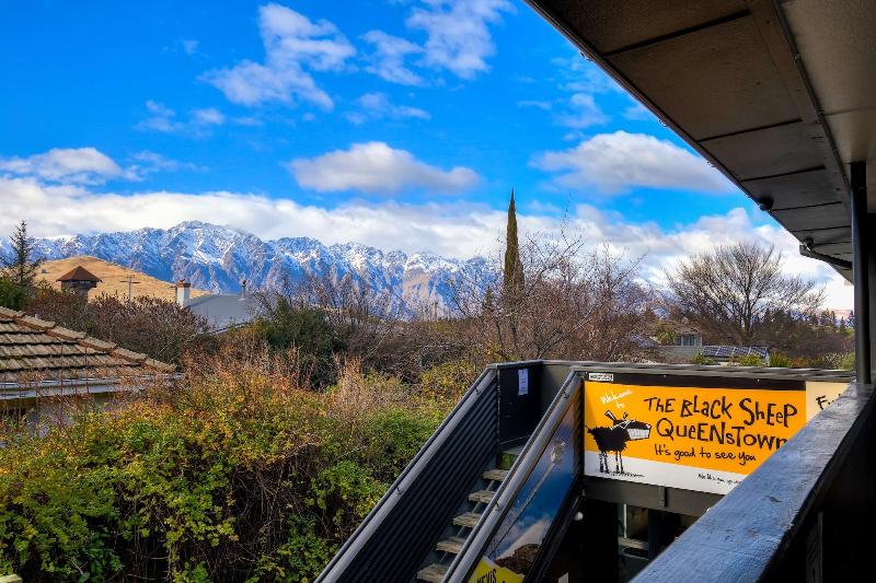 הוסטל The Black Sheep Backpackers