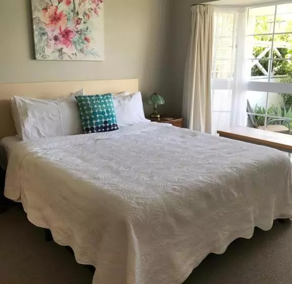 Ash Grove Boutique Motel