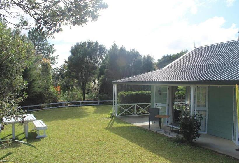 Ash Grove Boutique Motel