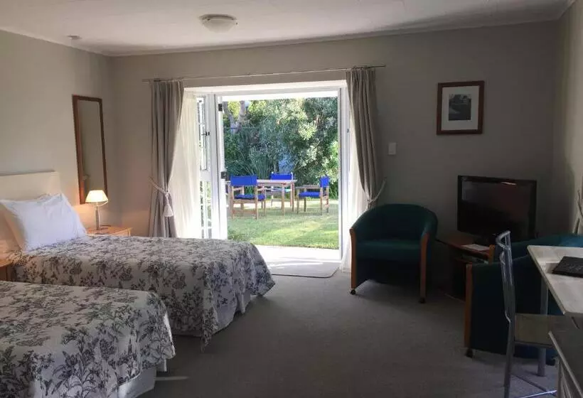 Ash Grove Boutique Motel