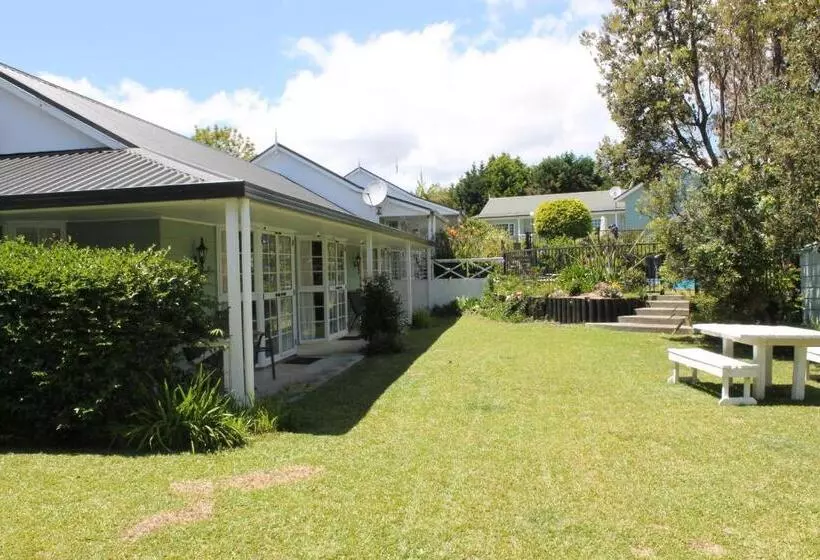 Ash Grove Boutique Motel