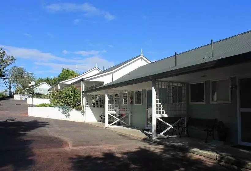 Ash Grove Boutique Motel
