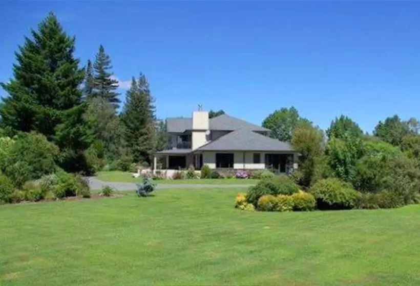Aamiaismajoitus (B&B) Tui Lodge