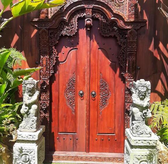 ベッドアンドブレックファースト Villa Paraiso   Naturism Optional Adults Only