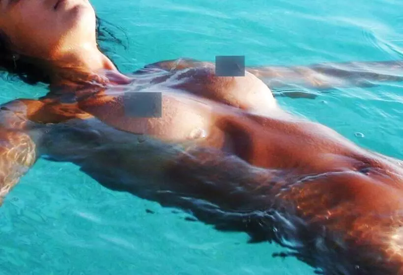 ベッドアンドブレックファースト Villa Paraiso   Naturism Optional Adults Only