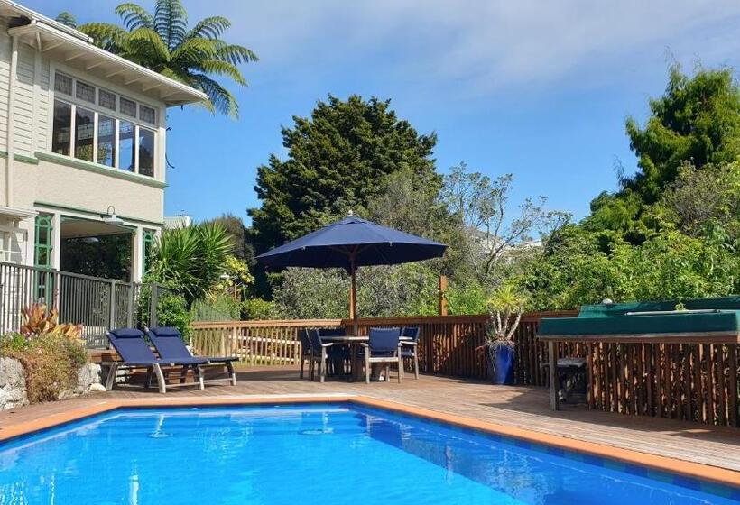 Bluff Hill Bed & Breakfast