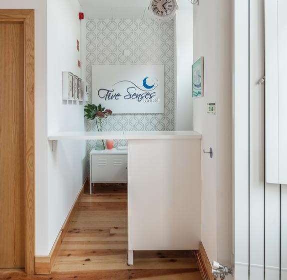 هاستل R3 Service Five Senses In Coimbra