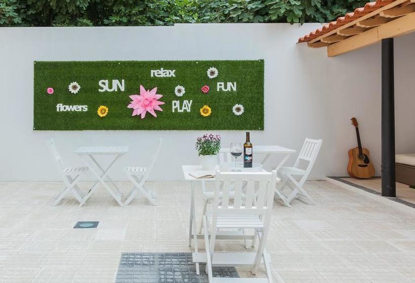 هاستل R3 Service Five Senses In Coimbra