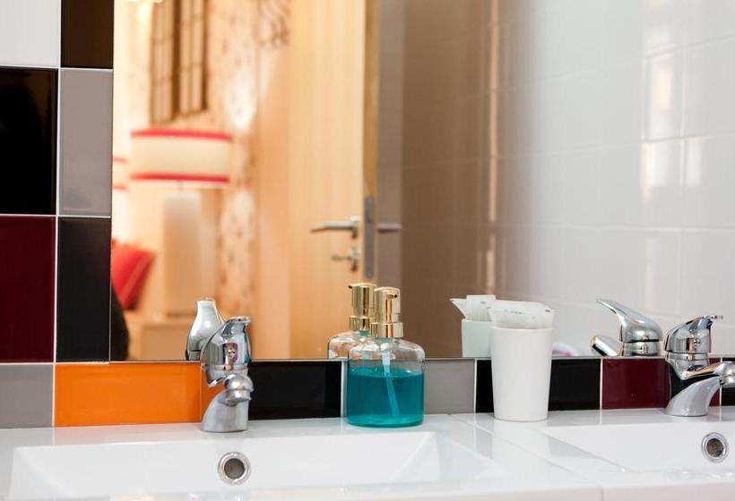 هاستل R3 Service Five Senses In Coimbra