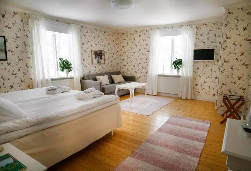 ホテル ölme Prästgård Gästgiveri