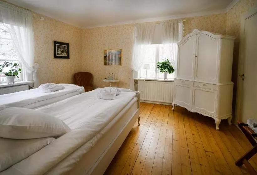 ホテル ölme Prästgård Gästgiveri