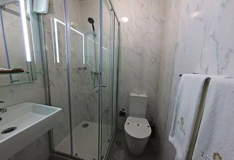 هتل Lusitana