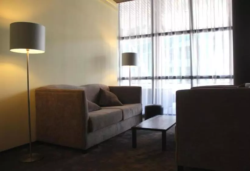 Hotel M