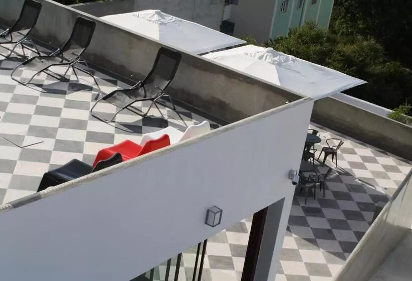 N1 Hostel Apartments And Suites