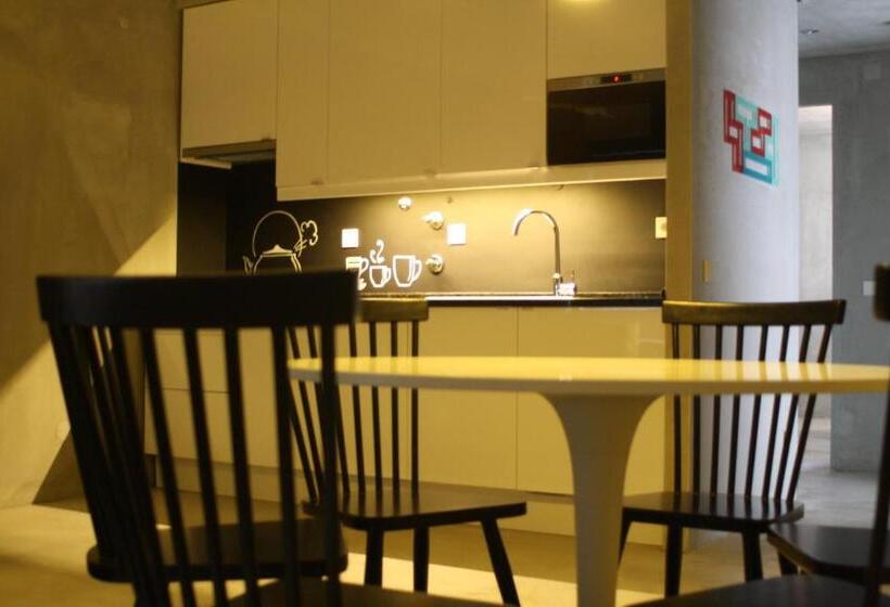 N1 Hostel Apartments And Suites