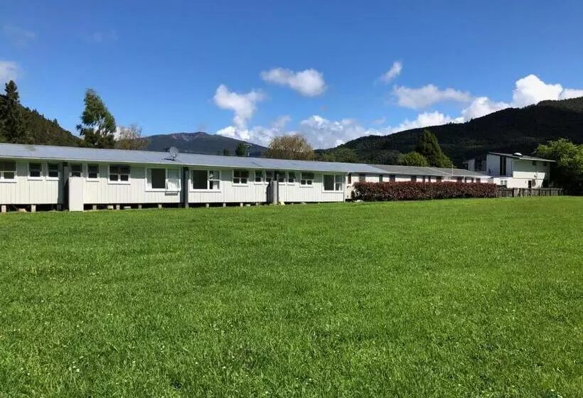 Rainbow Motel & Hot Pools