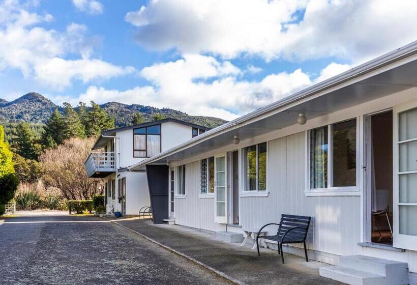 Rainbow Motel & Hot Pools