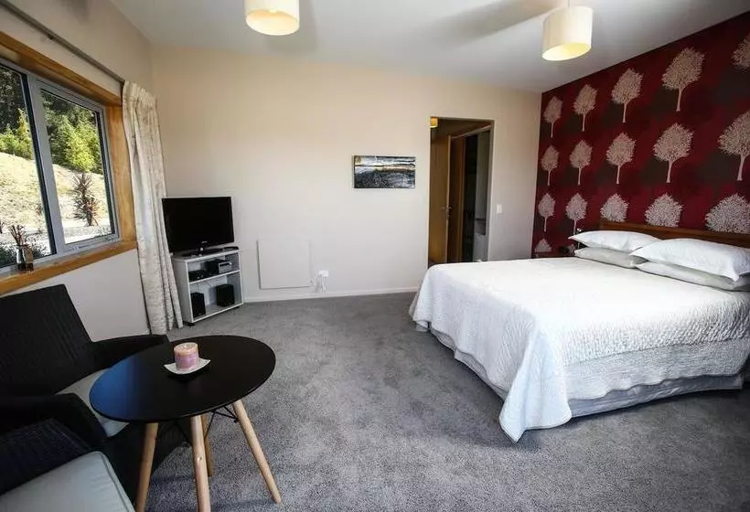 Redvale Ridge B&b