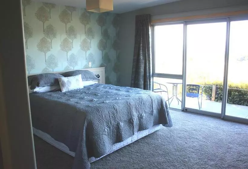 Redvale Ridge B&b