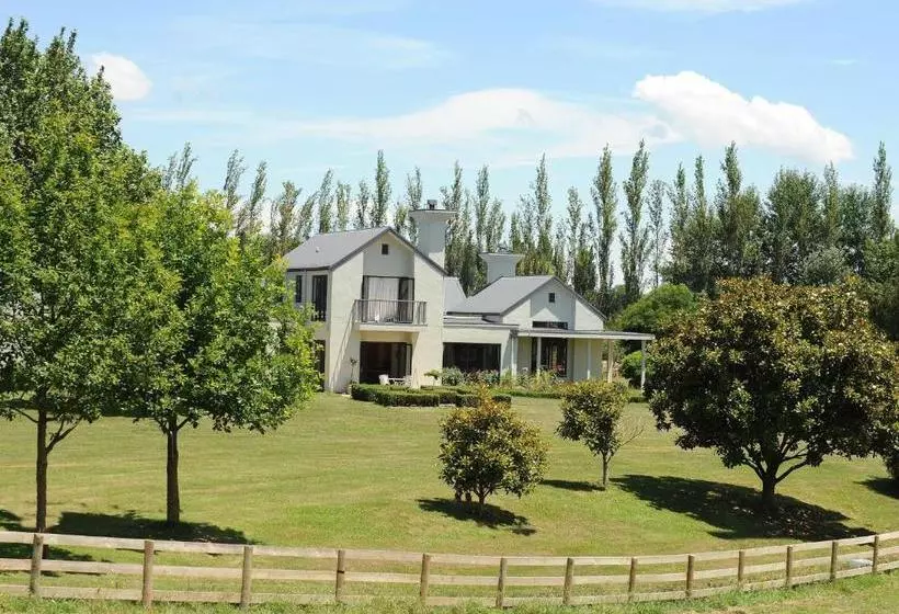 The Two Chimneys B&b