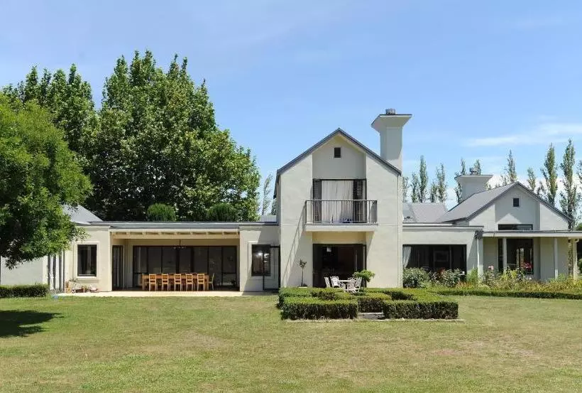 The Two Chimneys B&b