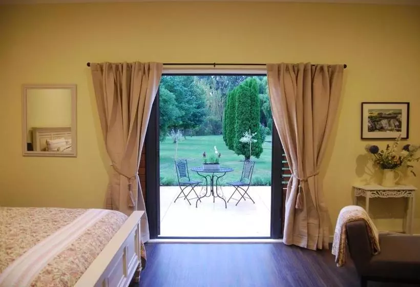 The Two Chimneys B&b