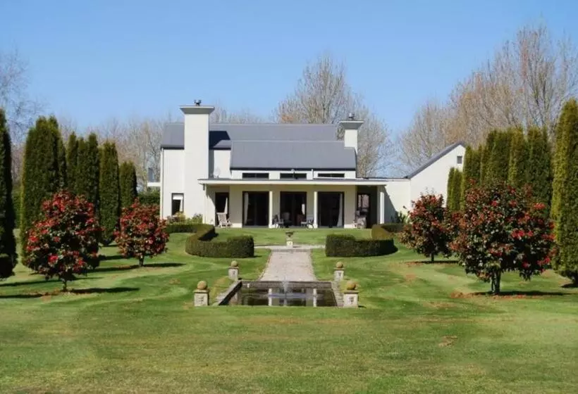 The Two Chimneys B&b