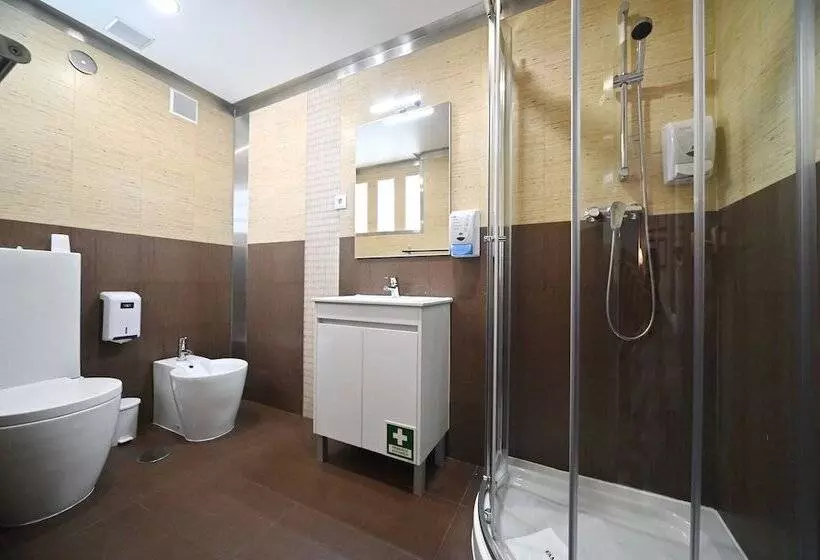 هاستل Famous Crows Lisbon Suites