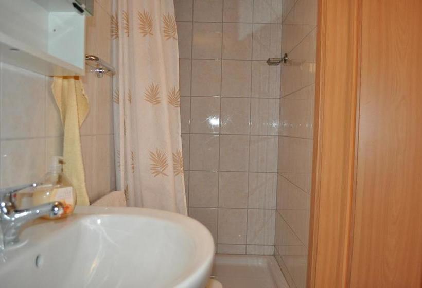 Bed & Breakfast Bnb Ancienne Cure