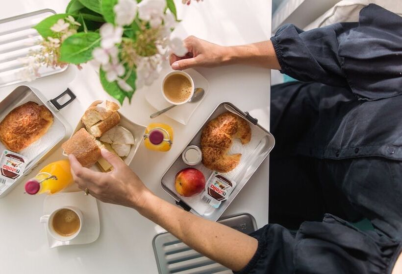 تختخواب و صبحانه Le Jour Et La Nuit