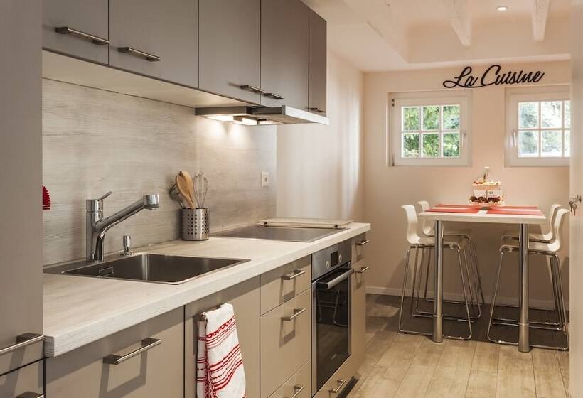 تختخواب و صبحانه Le Jour Et La Nuit