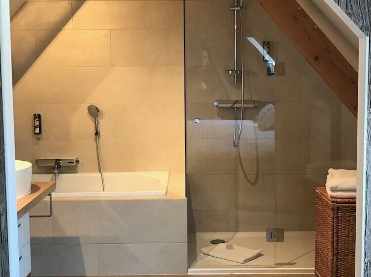 تختخواب و صبحانه Le Jour Et La Nuit