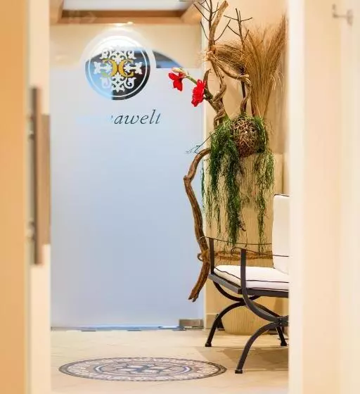 هتل Chasa Castello Relax & Spa