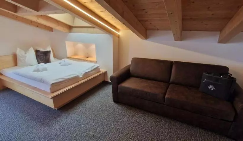هتل Chasa Castello Relax & Spa