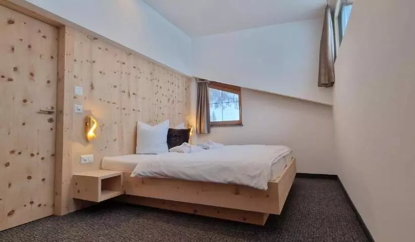 هتل Chasa Castello Relax & Spa