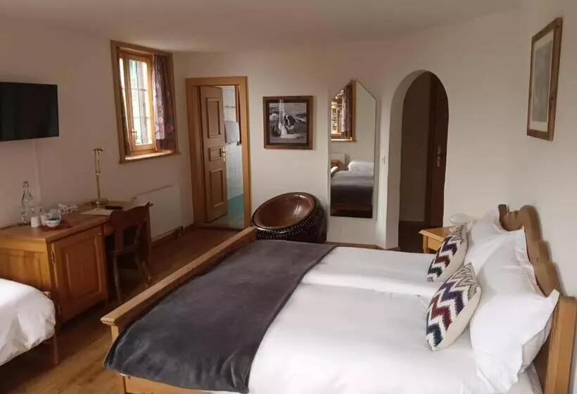 هتل De Commune