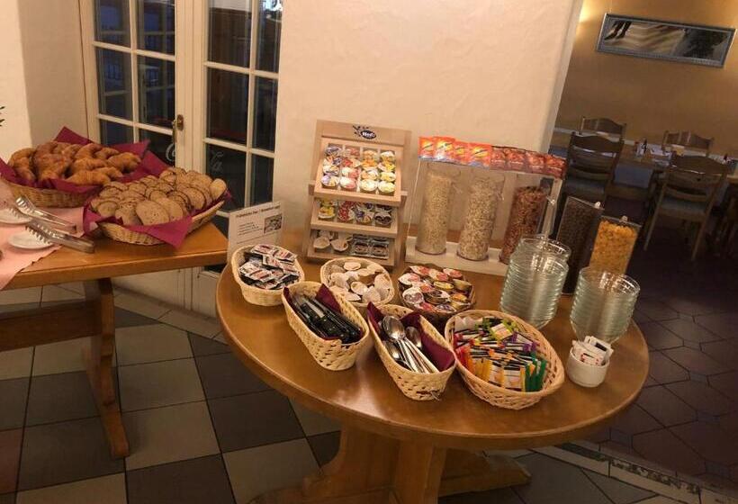 בית מלון כפרי Hirschen B&b