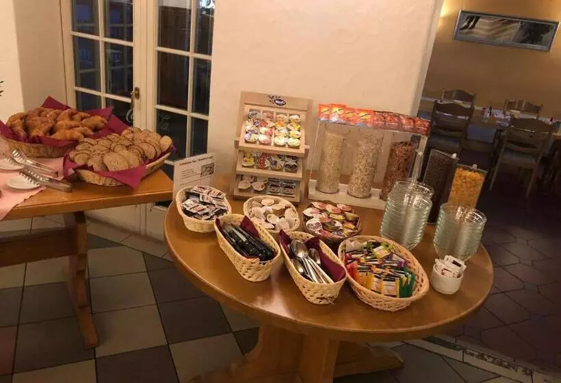 Hotelli Hirschen B&b