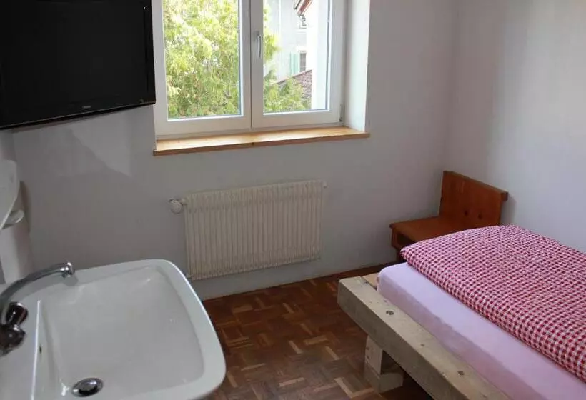 Hotelli Hirschen B&b