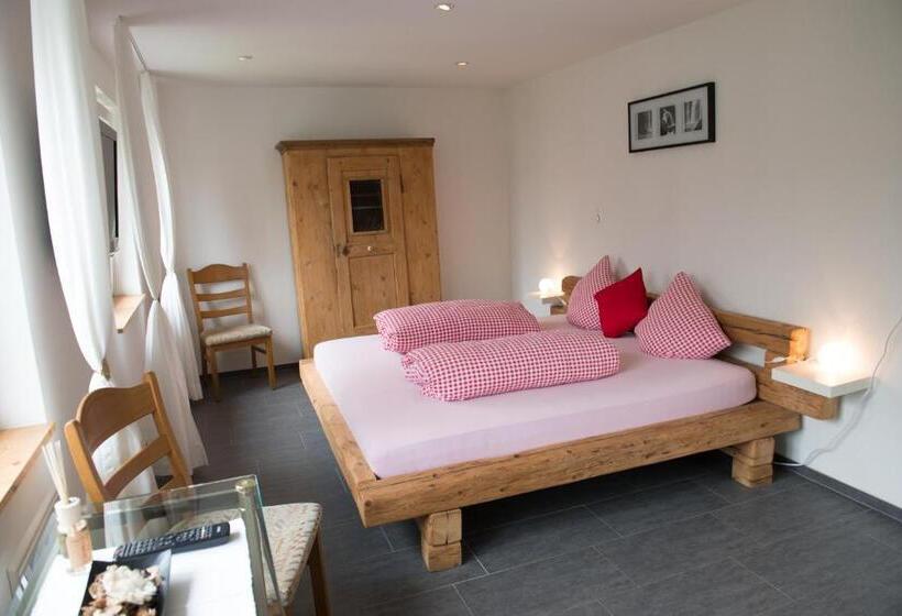 בית מלון כפרי Hirschen B&b